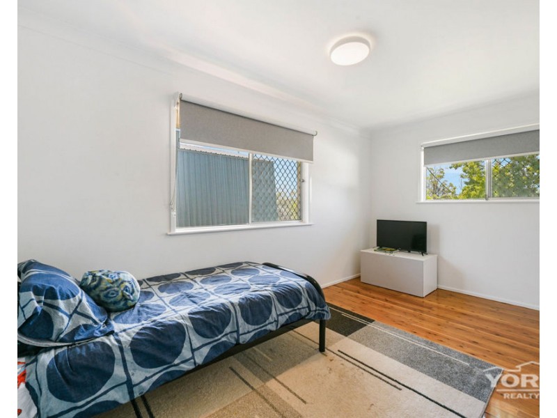 77 Hoey Street, Kearneys Spring QLD 4350