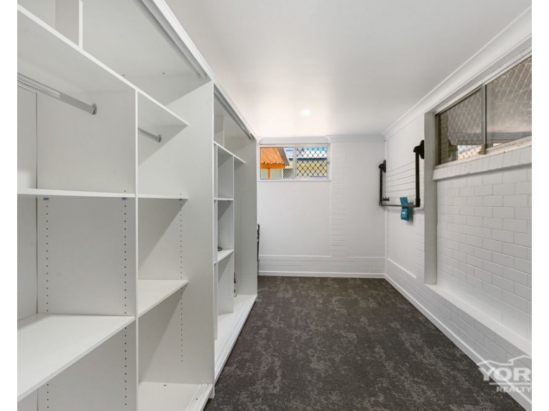 77 Hoey Street, Kearneys Spring QLD 4350