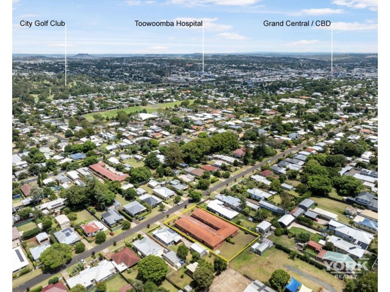 46 Llewellyn Street, Centenary Heights QLD 4350