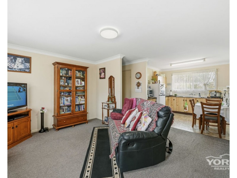 46 Llewellyn Street, Centenary Heights QLD 4350