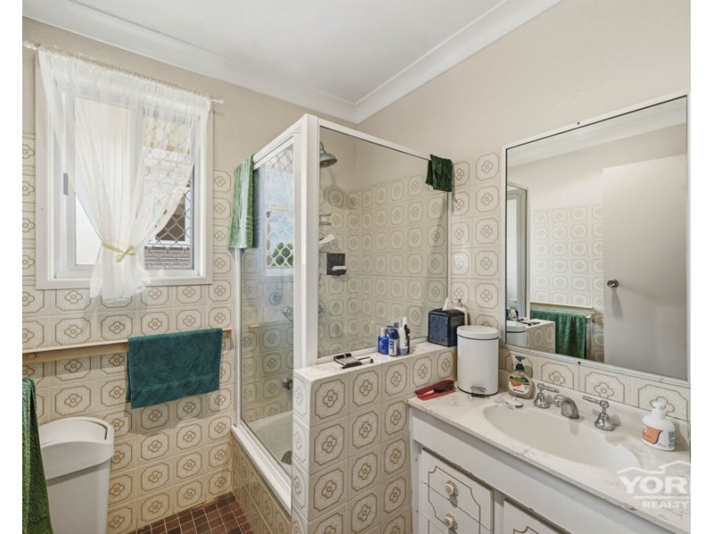 46 Llewellyn Street, Centenary Heights QLD 4350