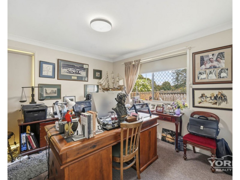 46 Llewellyn Street, Centenary Heights QLD 4350