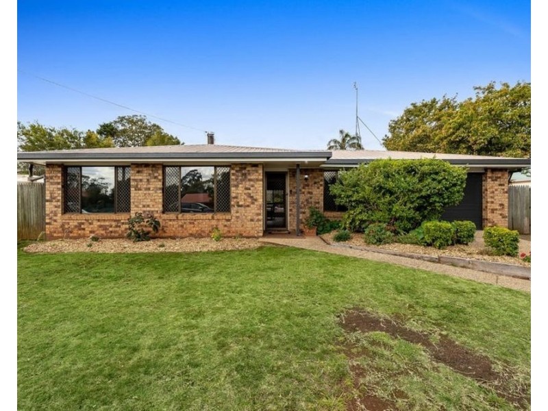 1 Cornwall Court, Drayton QLD 4350