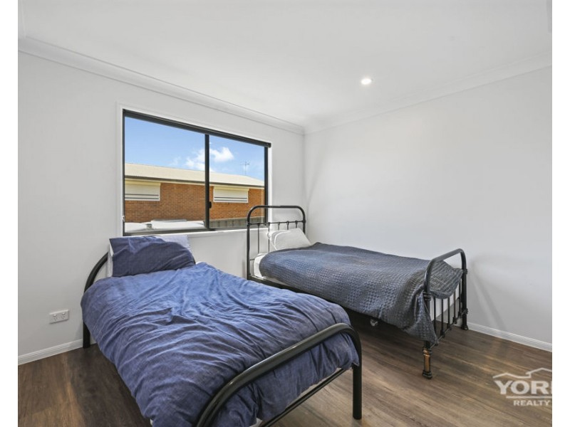 11 Avondale Street, Newtown QLD 4350