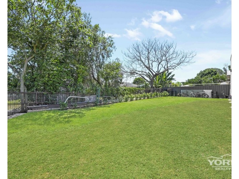 11 Avondale Street, Newtown QLD 4350