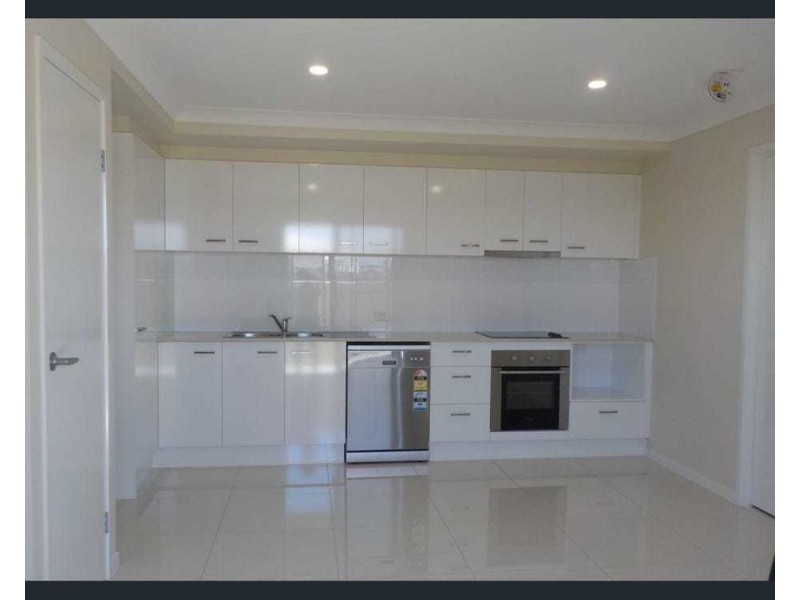 2/4 Wongalee Pl, Cambooya QLD 4358