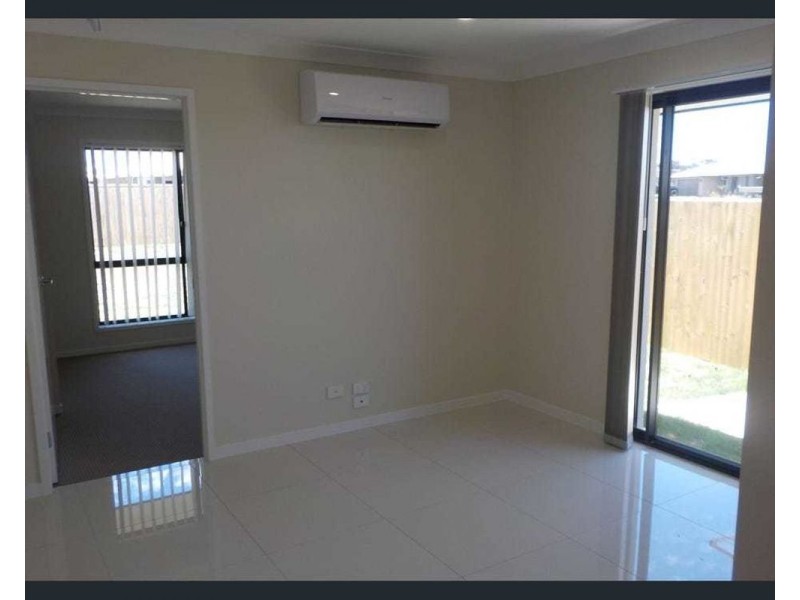 2/4 Wongalee Pl, Cambooya QLD 4358