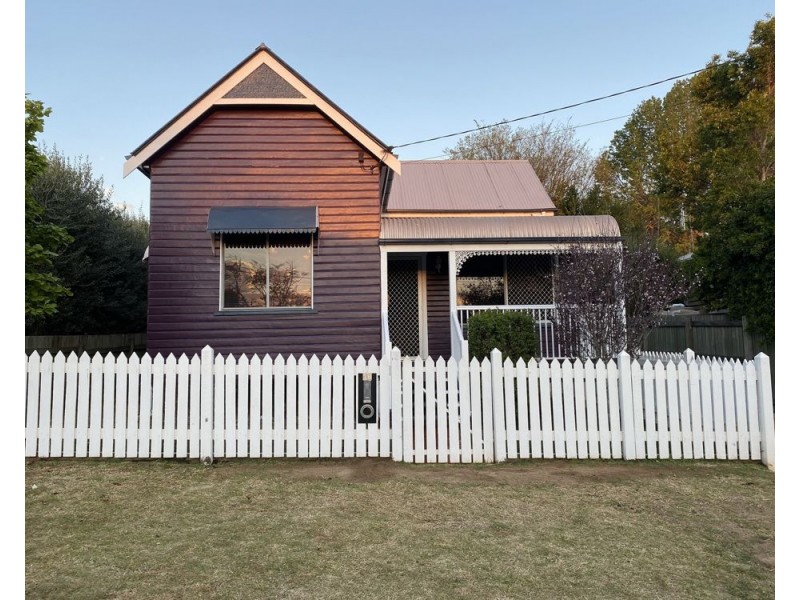 16 Allan Street, North Toowoomba QLD 4350