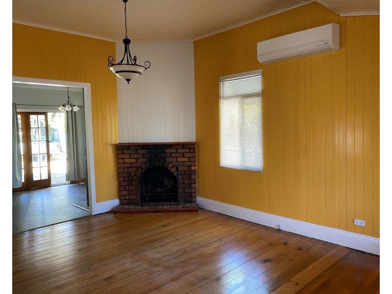 16 Allan Street, North Toowoomba QLD 4350