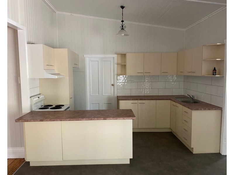 16 Allan Street, North Toowoomba QLD 4350