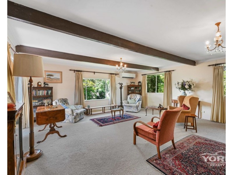 11 Prince Henry Drive, Prince Henry Heights QLD 4350