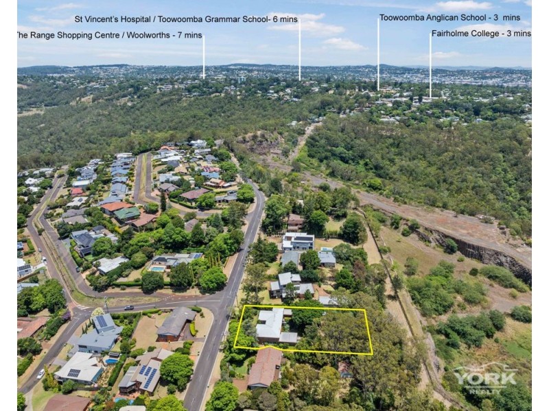 11 Prince Henry Drive, Prince Henry Heights QLD 4350