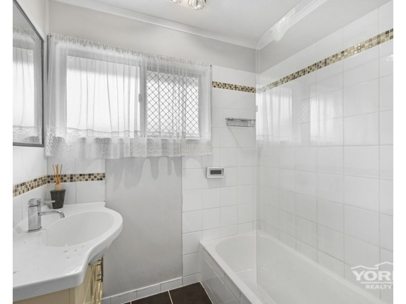 3 McMahon Crescent, Newtown QLD 4350