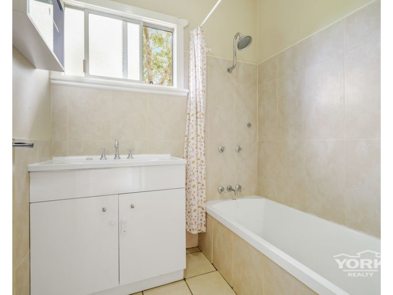 25 Park Street, Wilsonton QLD 4350