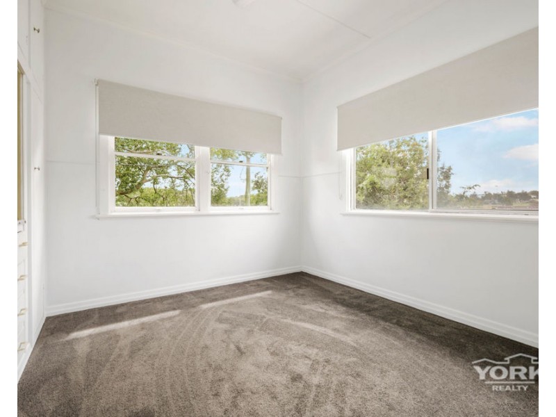 25 Park Street, Wilsonton QLD 4350