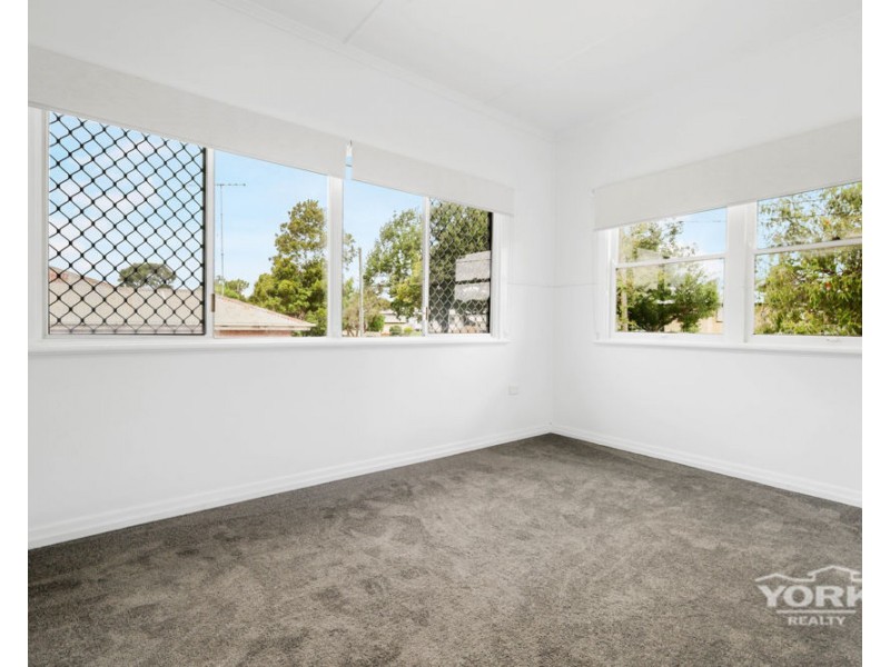 25 Park Street, Wilsonton QLD 4350