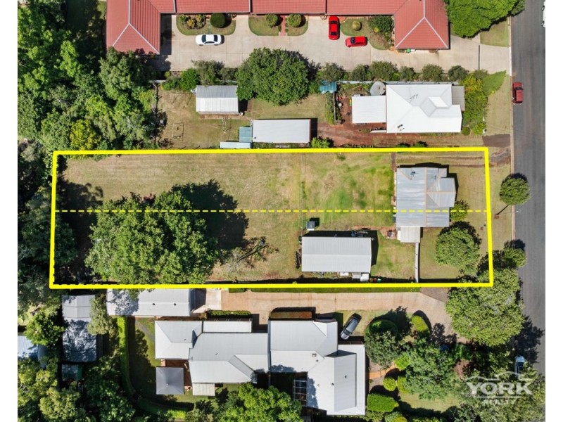 14 McIntyre Street, Centenary Heights QLD 4350