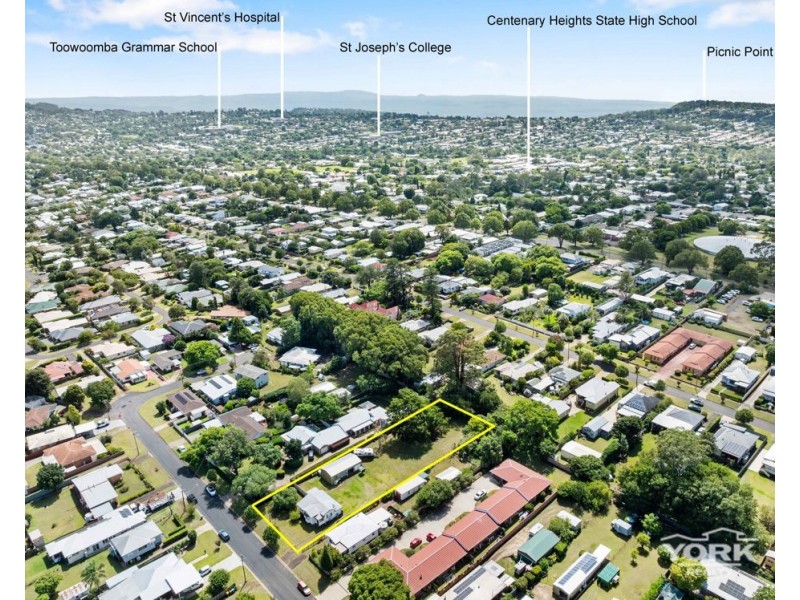 14 McIntyre Street, Centenary Heights QLD 4350