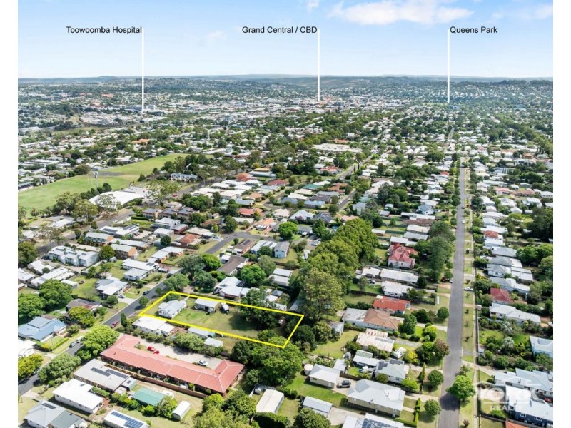 14 McIntyre Street, Centenary Heights QLD 4350