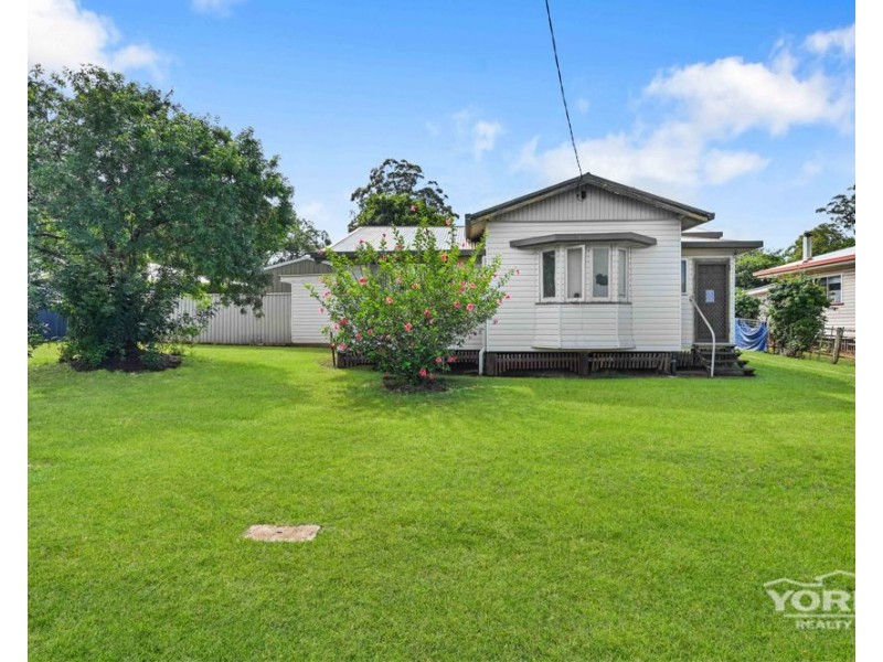 14 McIntyre Street, Centenary Heights QLD 4350