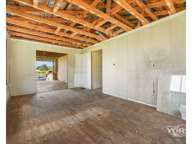 70 Phipps Drive, Meringandan West QLD 4352