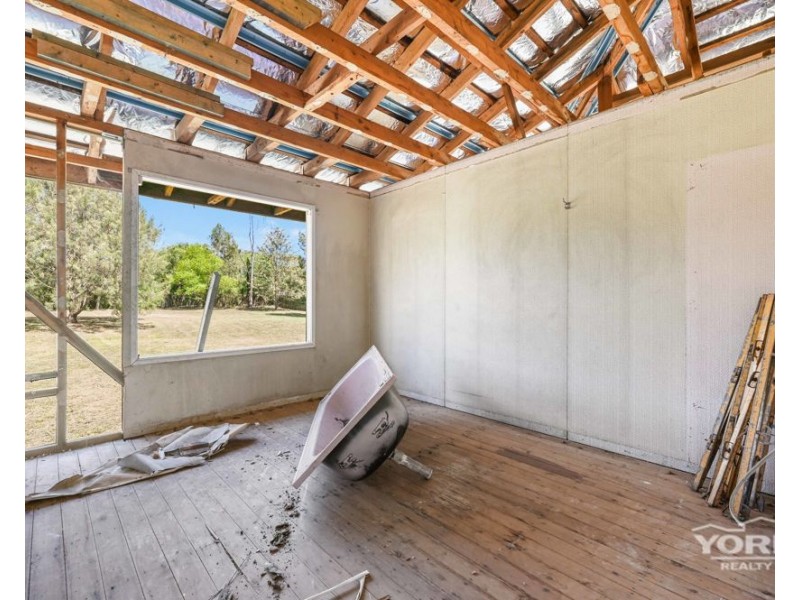 70 Phipps Drive, Meringandan West QLD 4352