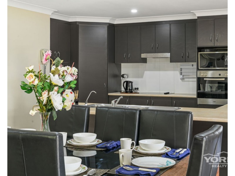 528 Hume Street, Middle Ridge QLD 4350