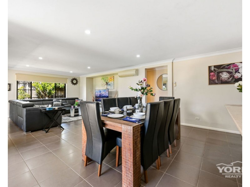 528 Hume Street, Middle Ridge QLD 4350