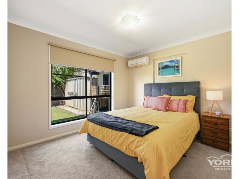 528 Hume Street, Middle Ridge QLD 4350