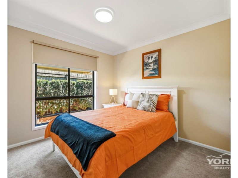 528 Hume Street, Middle Ridge QLD 4350