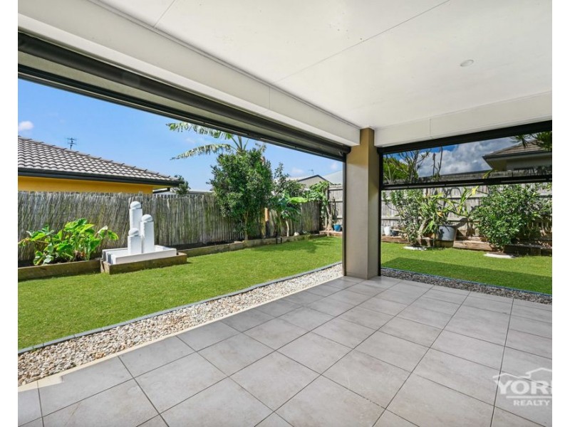528 Hume Street, Middle Ridge QLD 4350