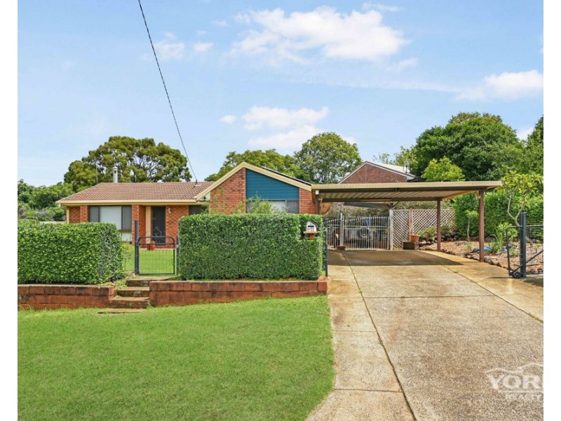 11 McWilliam Street, Wilsonton Heights QLD 4350