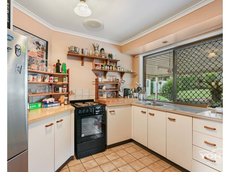 11 McWilliam Street, Wilsonton Heights QLD 4350