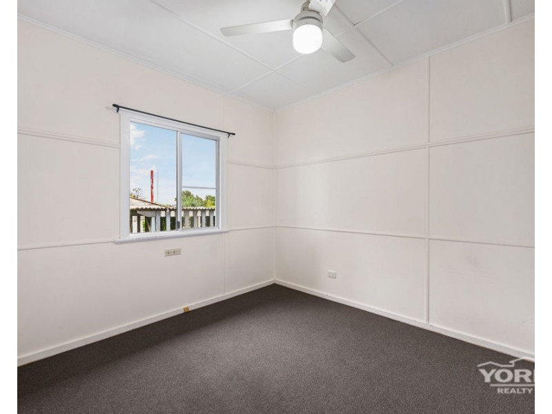 20 Gladstone Street, Newtown QLD 4350