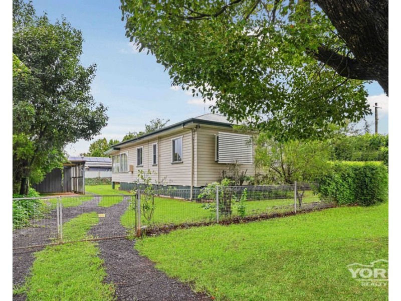 20 Gladstone Street, Newtown QLD 4350