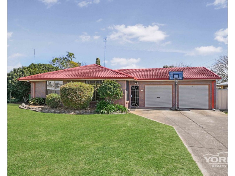 11 Batten Court, Wilsonton QLD 4350