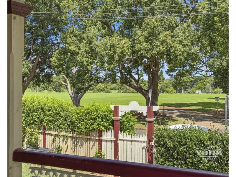 37a Godsall Street, East Toowoomba QLD 4350