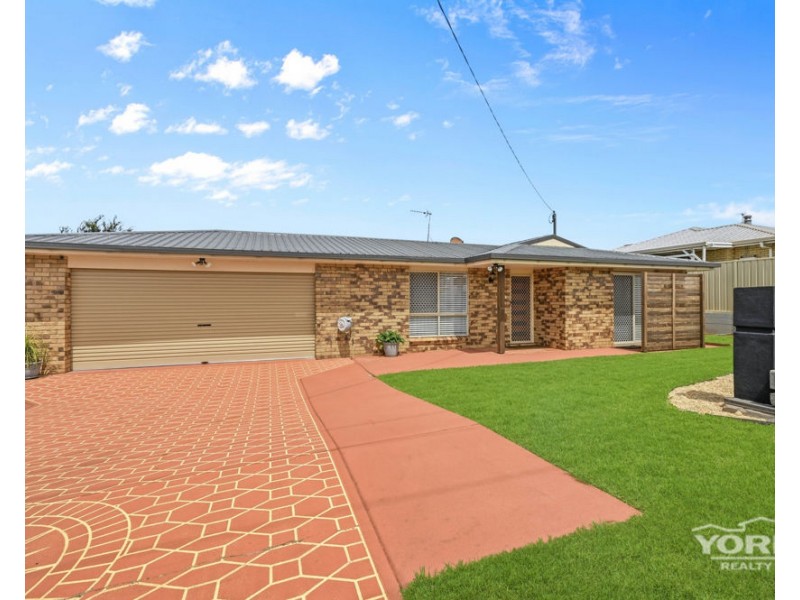 52 Seppelt Street, Wilsonton Heights QLD 4350