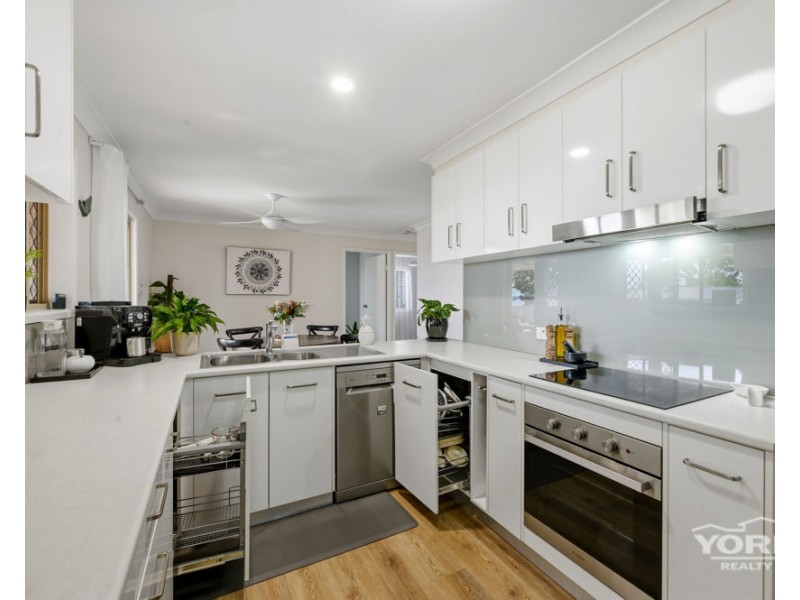 52 Seppelt Street, Wilsonton Heights QLD 4350