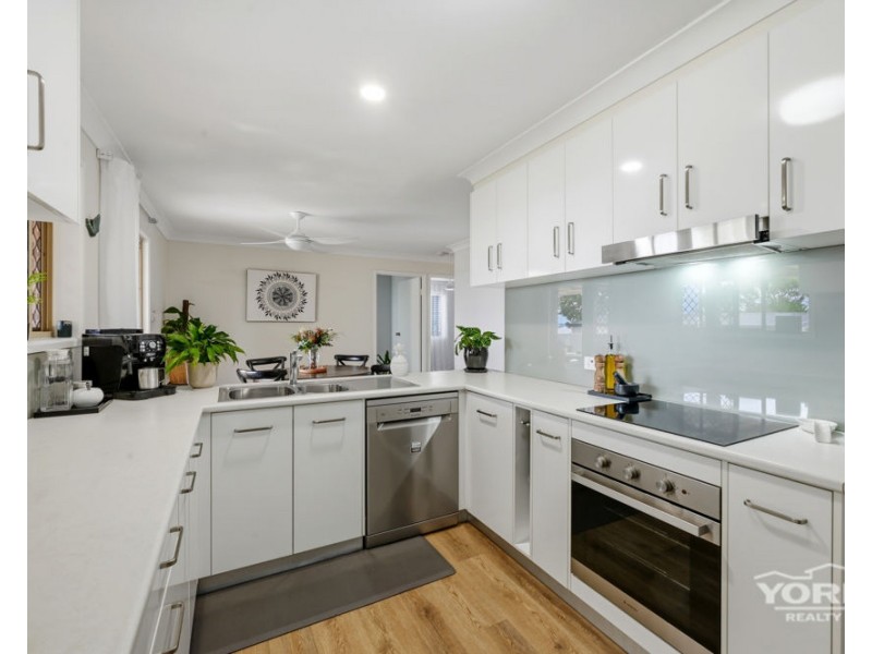 52 Seppelt Street, Wilsonton Heights QLD 4350