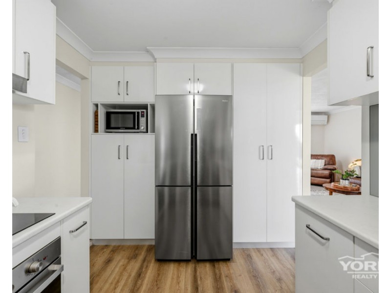 52 Seppelt Street, Wilsonton Heights QLD 4350