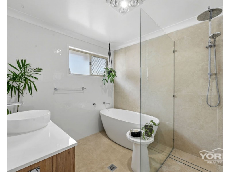 52 Seppelt Street, Wilsonton Heights QLD 4350