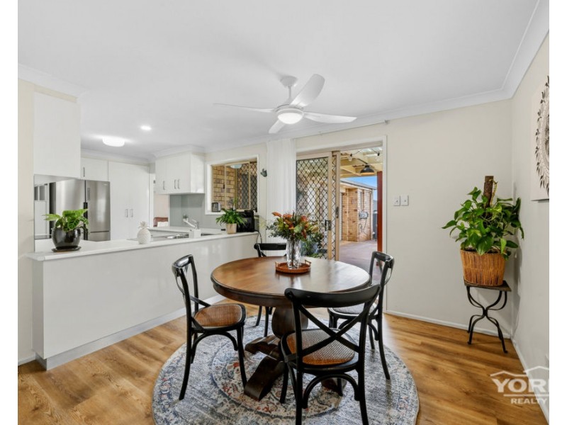 52 Seppelt Street, Wilsonton Heights QLD 4350