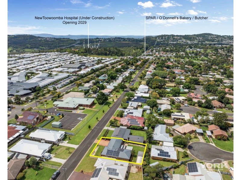 52 Seppelt Street, Wilsonton Heights QLD 4350