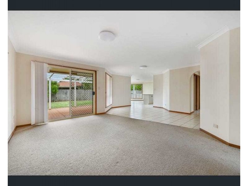 4 Tess Close, Middle Ridge QLD 4350