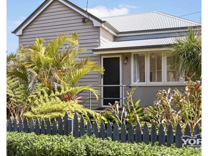 19 Loudon Street, South Toowoomba QLD 4350