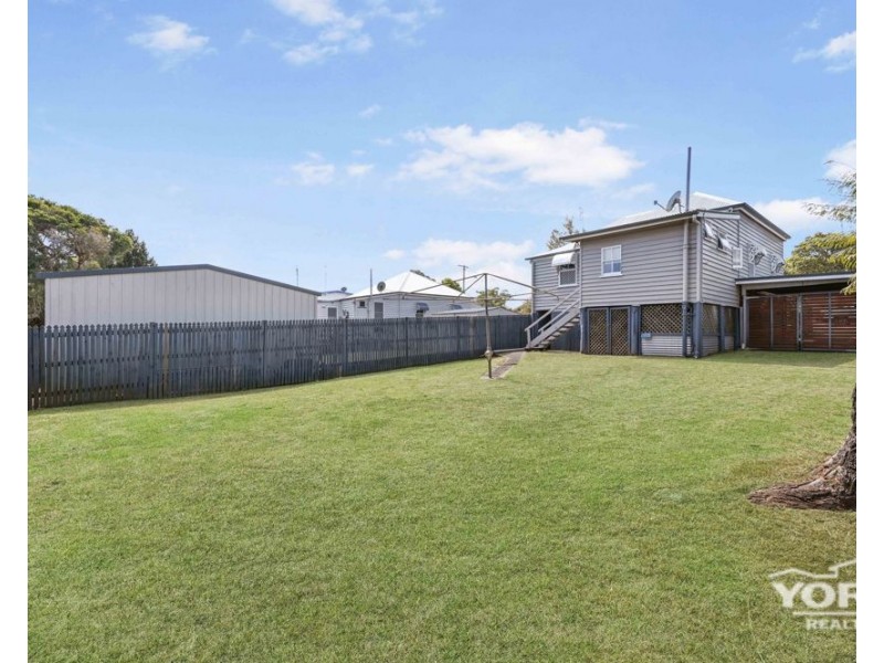 19 Loudon Street, South Toowoomba QLD 4350