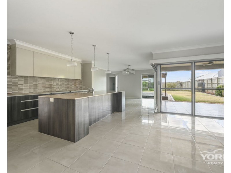 76 Hancock Circuit, Kleinton QLD 4352