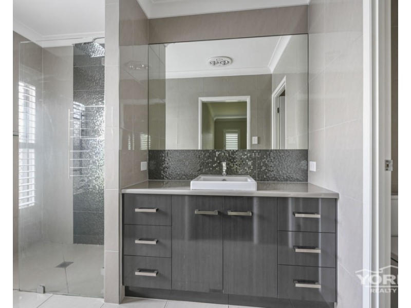 76 Hancock Circuit, Kleinton QLD 4352