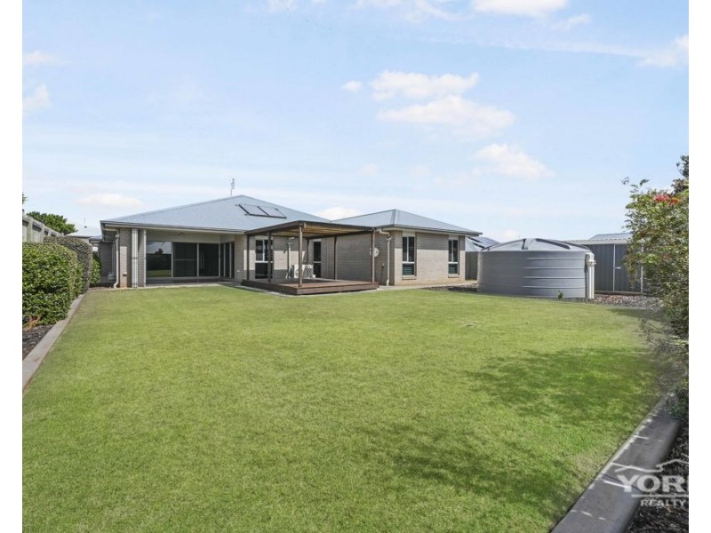 76 Hancock Circuit, Kleinton QLD 4352